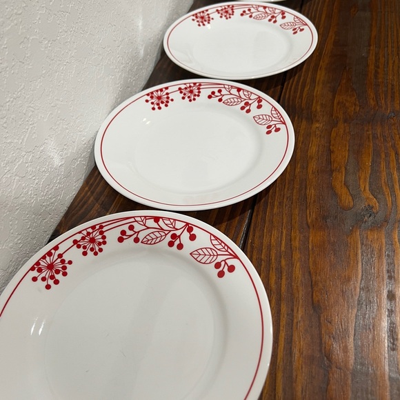 Corelle Berries and Leaves Vintage Retired dishes
